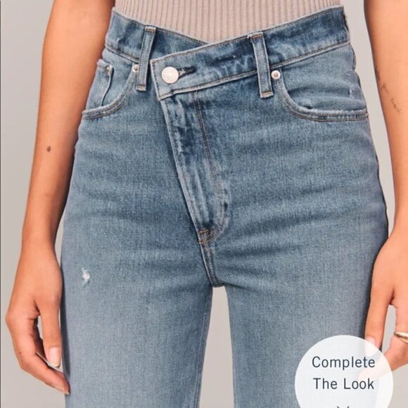 Abercrombie & Fitch The 90's Straight Ultra High Rise Jeasns 31S NWT - Picture 3 of 10